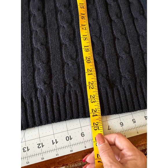 Ralph Lauren Vintage lambswool Navy Blue Cable Knit Sweater RL Crest Logo - Picture 14 of 14